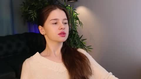 lunaolivia_ online show from November 22, 1:09 pm