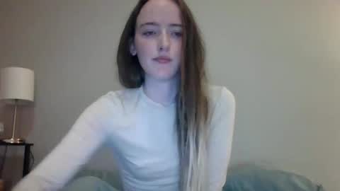 Snapshot of lunapixie2020 chatting on September 22, 12:37 am lunapixie2020 online show from September 22, 12:37 am