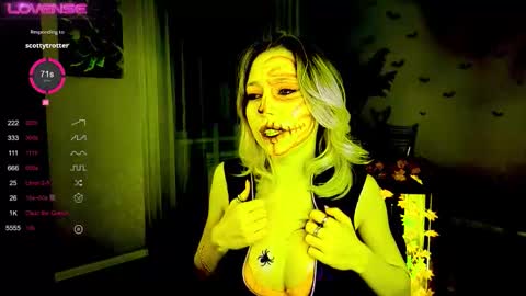 Kelly online show from October 31, 2:39 pm