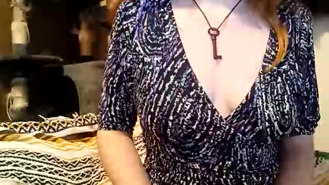 lunathepoet online show from June 11, 2:53 am