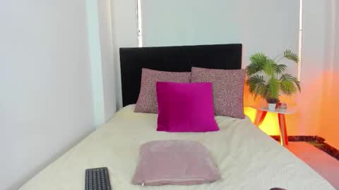 lunavelvet7 online show from November 24, 3:22 pm