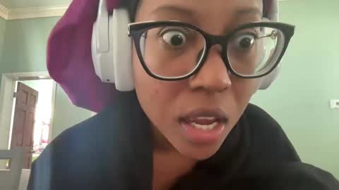 lunchboxgirl online show from October 7, 2:46 pm