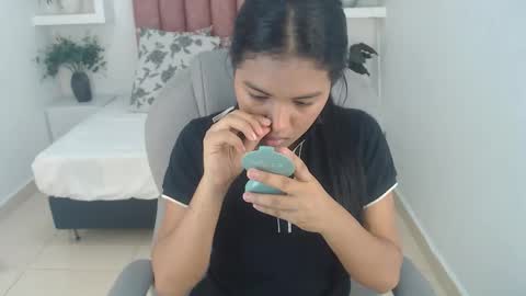 Luni Love online show from March 13, 9:18 pm