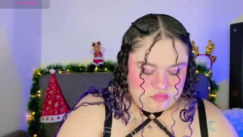 L U N I T A  online show from November 30, 5:14 am