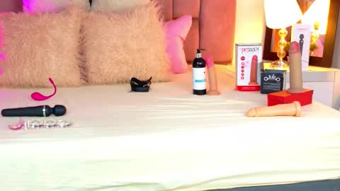 lunitadiva online show from February 15, 5:22 pm