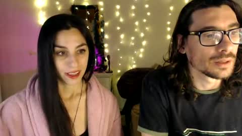Angela Moonlight and Hector online show from July 4, 7:45 am