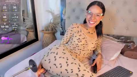 lunna__tylor online show from October 25, 3:29 am