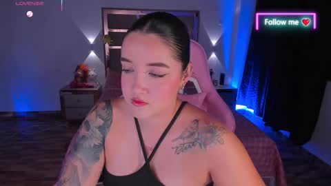 LUNA ROSE online show from February 20, 5:07 am