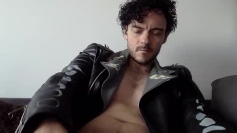 Lupine online show from December 20, 9:43 am