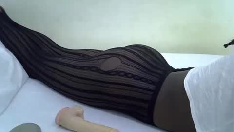 sweet girl online show from February 12, 8:27 am