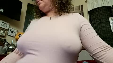 Snapshot of lusciouslibra82 chatting on February 25, 3:20 am .Clarissa. Follow me on Instagram   miss buns  online show from February 25, 3:20 am