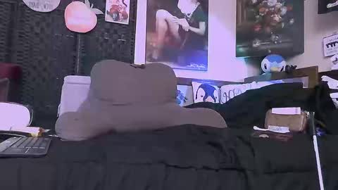 Snapshot of lusciouslibra82 chatting on October 19, 7:57 am .Clarissa. Follow me on Instagram   miss buns  online show from October 19, 7:57 am