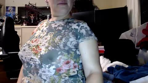 Snapshot of lusciouslibra82 chatting on March 2, 6:16 am .Clarissa. Follow me on Instagram   miss buns  online show from March 2, 6:16 am