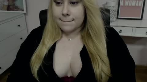 Hailey online show from March 12, 2:48 am