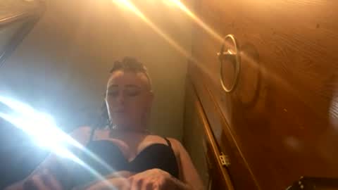 Kikithebaee online show from February 28, 9:12 pm