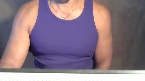 Snapshot of luvzjerkingoff chatting on October 3, 3:09 pm luvzjerkingoff online show from October 3, 3:09 pm