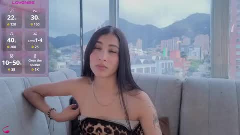 lya_brown online show from June 6, 3:40 pm
