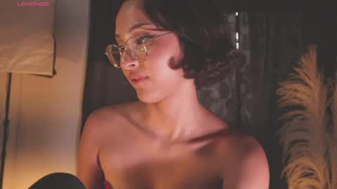 lyalee__ online show from May 16, 8:18 pm