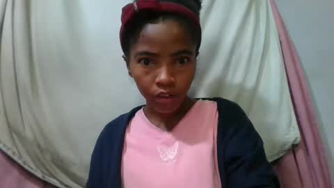 lydie856696 online show from June 10, 2:33 am