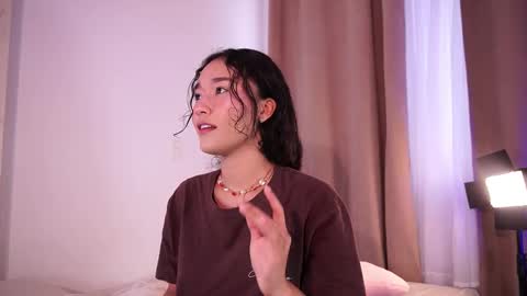 Lyhana Lee online show from March 15, 1:25 pm