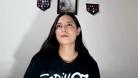 Snapshot of lyla205 chatting on February 20, 12:52 am lyla online show from February 20, 12:52 am