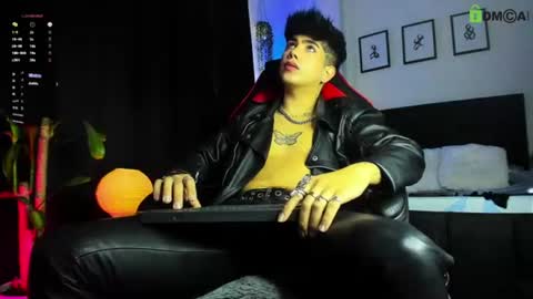 Lyle Bennett Freelance Model online show from June 14, 6:10 pm