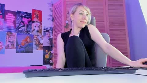 Lylith Skye NO NUDE model online show from January 22, 1:42 pm