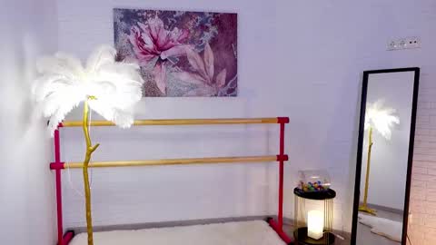 Snapshot of lyly_loveyou chatting on February 25, 5:30 am Lyly online show from February 25, 5:30 am