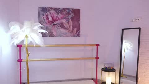 Snapshot of lyly_loveyou chatting on February 8, 9:56 am Lyly online show from February 8, 9:56 am