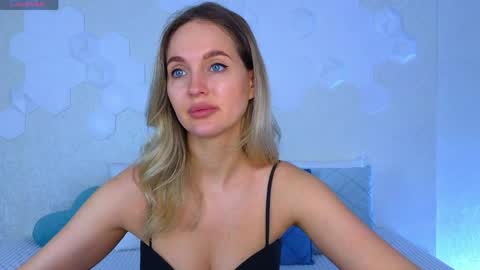 Lana online show from April 4, 4:52 am