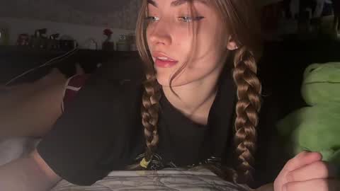lynnxadams online show from July 17, 2:24 am