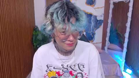 lyra_tay online show from June 10, 7:57 pm