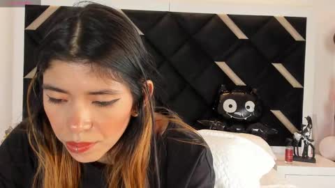Lyxi online show from October 21, 1:38 pm
