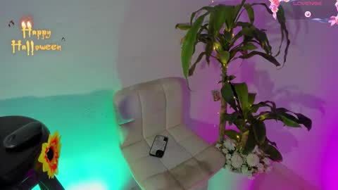 Mila online show from October 9, 9:31 pm