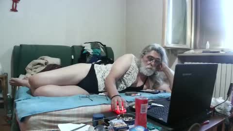 maax1970 online show from May 21, 7:48 am