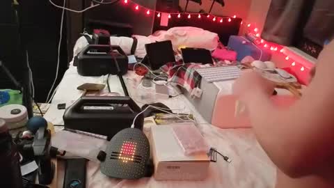 mac1119 online show from April 18, 9:44 am