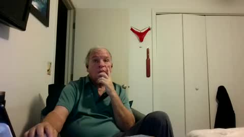 mackdocc001 online show from June 25, 6:02 pm