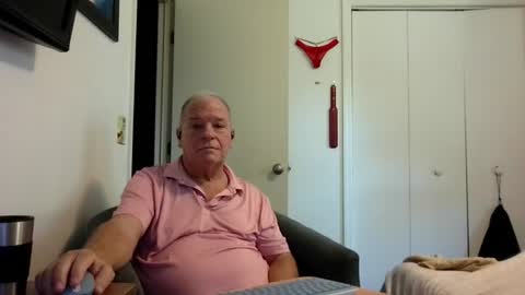mackdocc001 online show from July 8, 5:49 pm