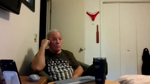 mackdocc001 online show from June 26, 6:13 pm