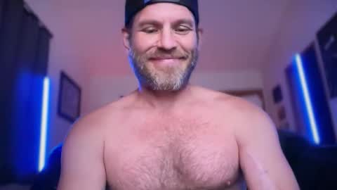 Snapshot of mackincaliallday chatting on October 16, 3:39 am MackinCaliAllDay online show from October 16, 3:39 am
