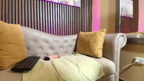 Madame online show from July 24, 5:21 pm