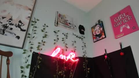 Maddi Avalon online show from September 10, 7:42 am