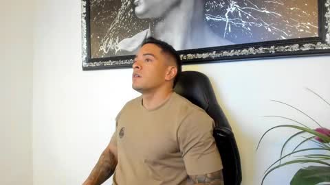 Snapshot of maddox_santana chatting on February 28, 3:48 am Maddox Santana online show from February 28, 3:48 am