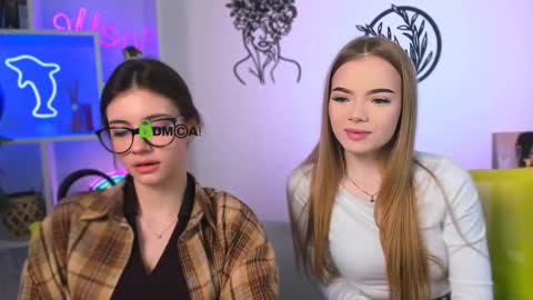 maddy moah online show from March 12, 6:06 am