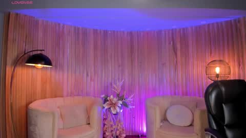 Maddy Owens online show from September 11, 11:11 am