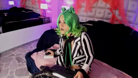 Maddy online show from October 30, 1:23 pm