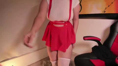 Madelaine  online show from February 13, 6:11 pm