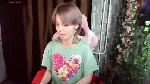 madelaines online show from April 26, 4:04 pm