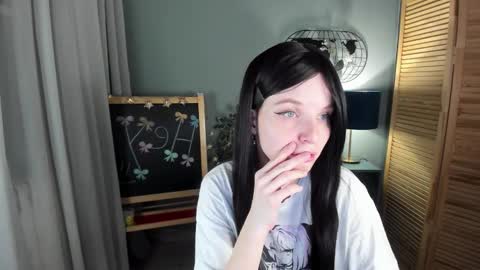 madelaines online show from November 18, 9:34 am