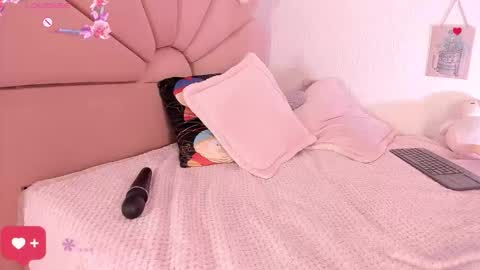 Madelin Clerk online show from December 2, 8:18 pm